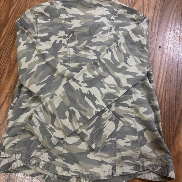 Camo Style Zip Up Jacket for Woman * Size XL - Picture 5 of 5